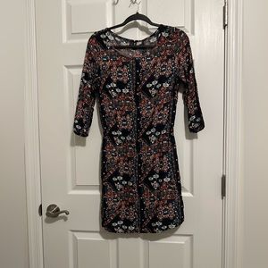 H&M 🎃dress under the Divided label. Pretty print with pocket details.